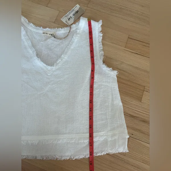 New In Women’s White Top and Shorts Set - Image 7