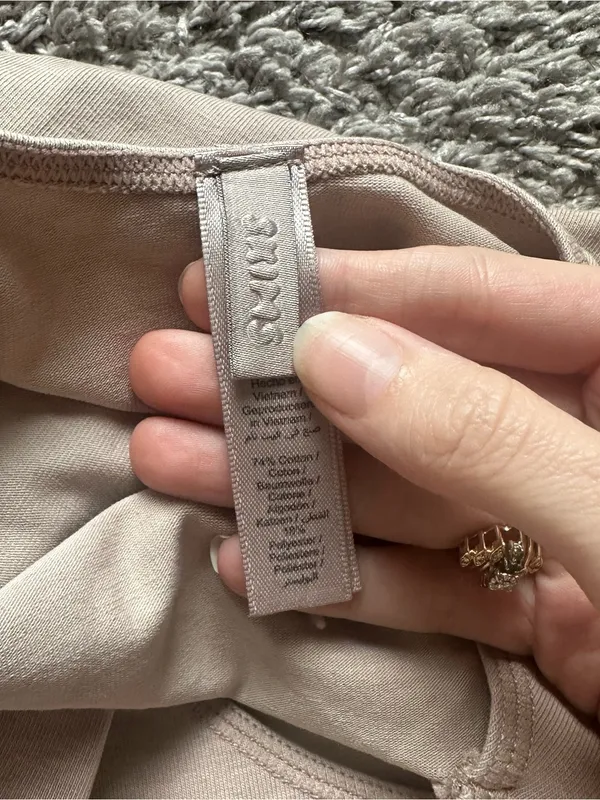 SKIMS Open-Back Ribbed Bodysuit in Beige Taupe - Image 5