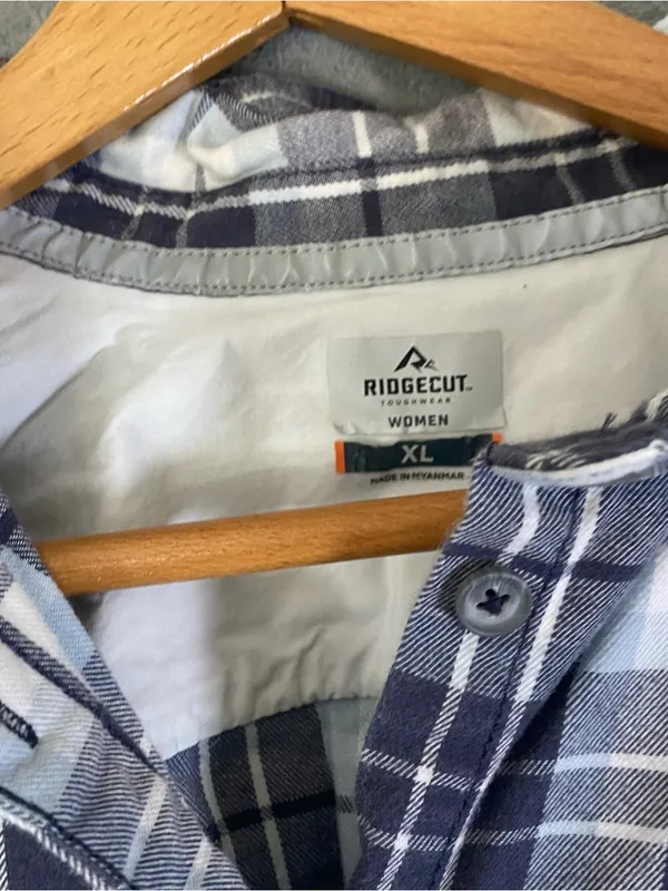 Ridgetcut toughwear women Blue and‎ White Plaid Button-Up Shirt size X Large - Image 5
