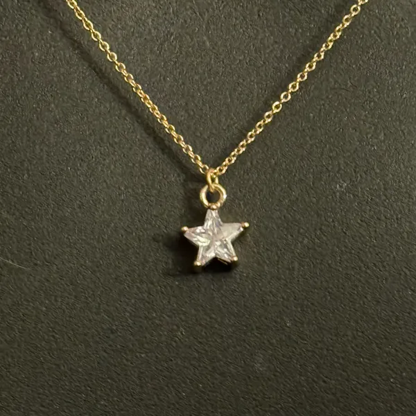 Lovisa gold plated cubic zirconia star pendant necklace - Image 6