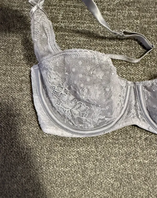 34C Lace Victoria's Secret Bra - Image 2