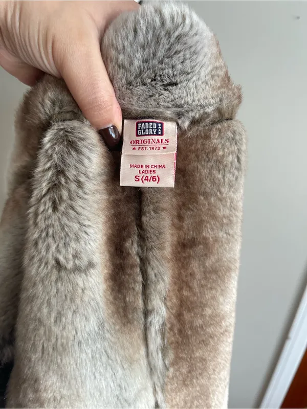 Faded Glory Brown Faux-Suede Vest with Taupe Faux Fur Trim - Image 6
