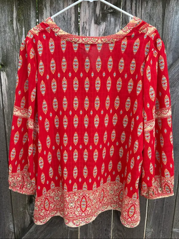 EUC Rose + Olive Red Medallion Top Size 2X - Image 8