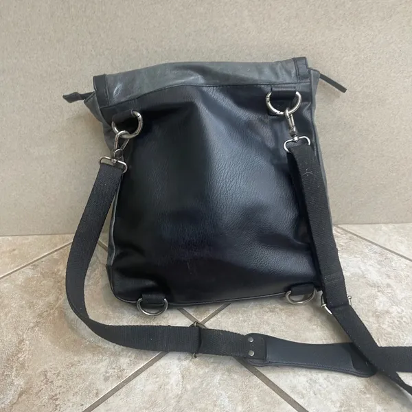 The Sak ventura Leather Convertible Backpack Crossbody Bag Gray Black Distressed - Image 2
