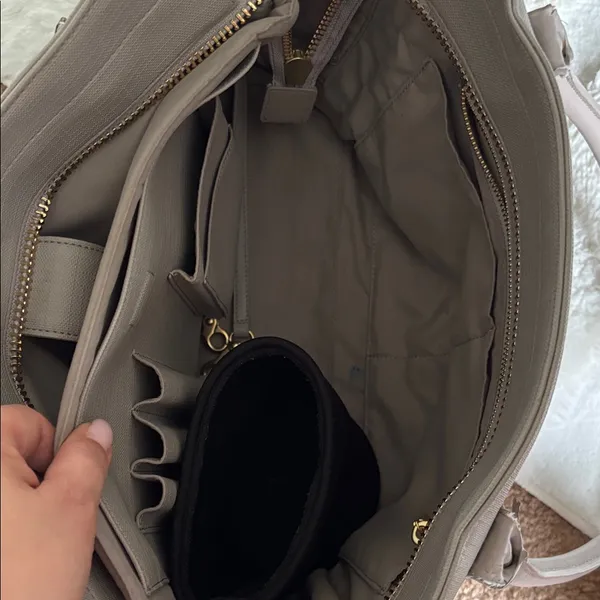 Dagne Dover Sleek Gray Laptop Bag - Image 6