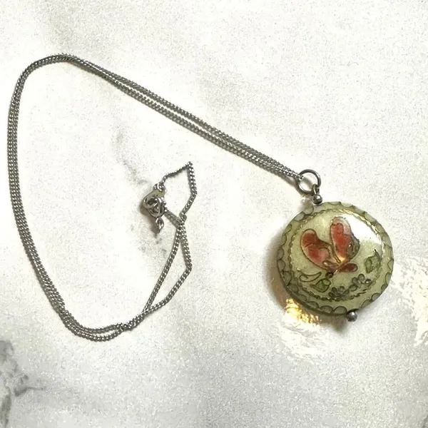 Vintage cloisonné butterfly pendant necklace - Image 4