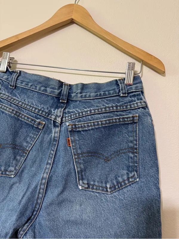 Vintage Levis Medium Wash Jorts - Image 4