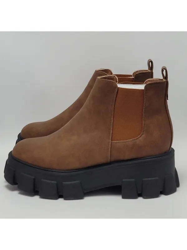 Tinstree Women's Chunky Platform Chelsea Slip On Lug Sole Boot Size 9.5 Brown - Image 3