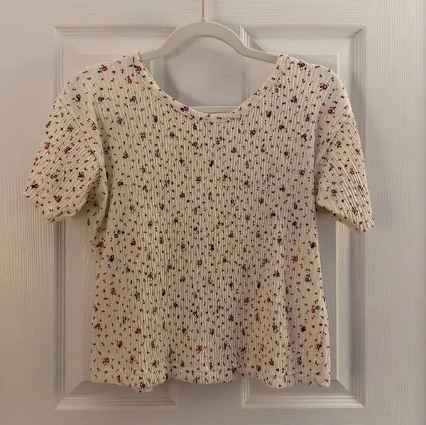 Cream Floral Smocked Short Sleeve Knit Top - Image 2