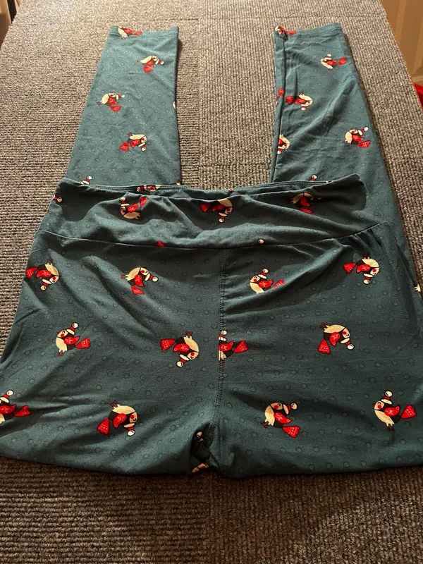 LuLaRoe Leggings OS Green Christmas penguins - Image 5