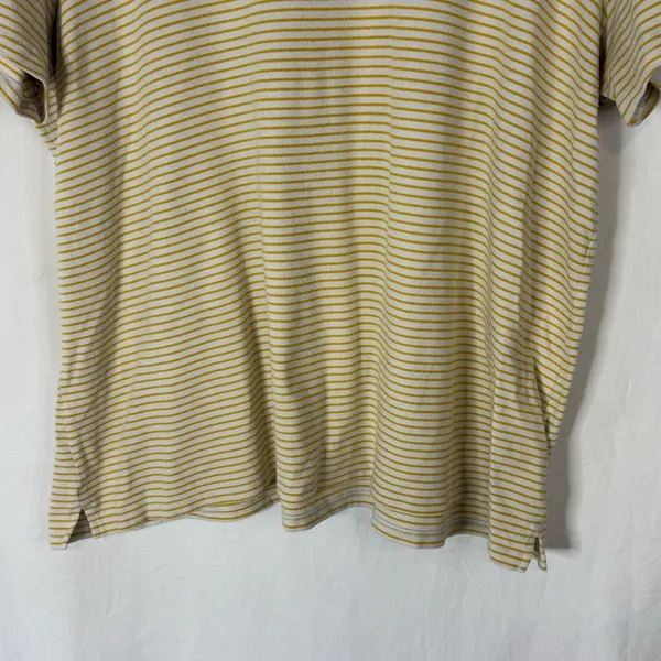 Old Navy Woman’s White and Mustard Colored Striped Short Sleeve Tee - Medium - Image 3