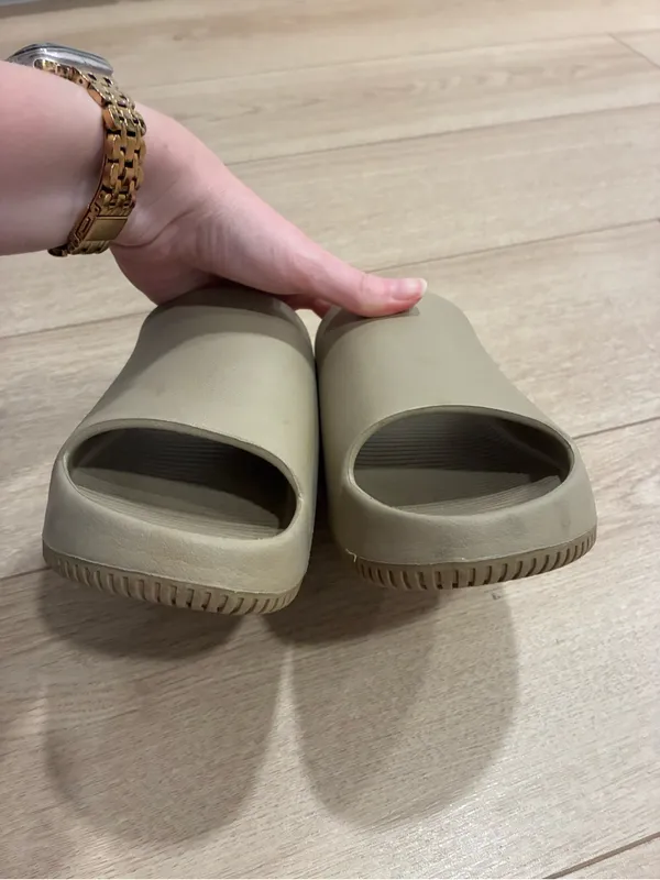 Nike Men’s Calm Slide Sandal Tan Size Men’s 7/Women’s 8 - Image 5