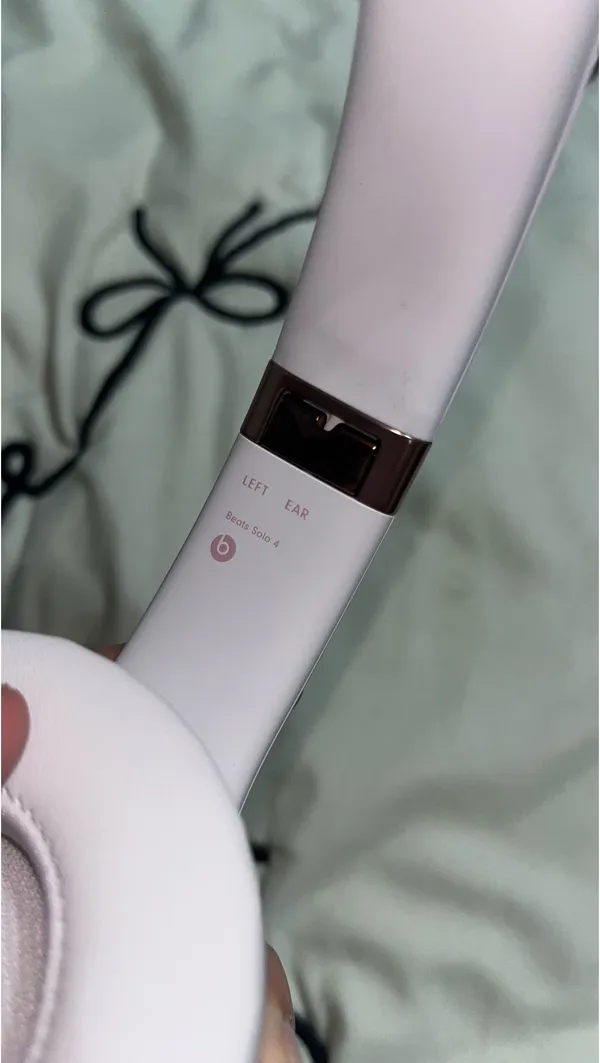 Beats Solo 4 Cloud Pink - Image 6