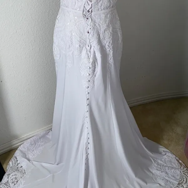 Women’s White Wedding Dress Size 10 NWOT - Image 4
