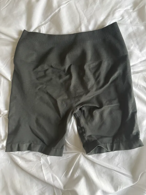 Aurola Biker Shorts Gray - Image 2