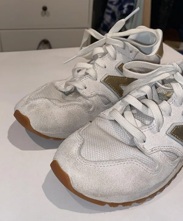 New Balance Gold Balance 520 Sneakers - Image 3