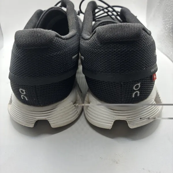 On Cloud 6 Women’s Running Shoes Black White Size 8.5 Athletic Sneakers - Image 3