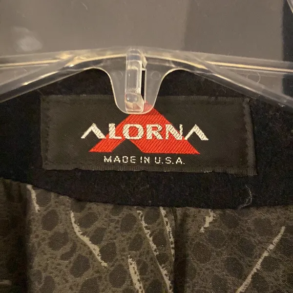 ALORNA Long Women Coat-long 48/50” bust 42” comes with padded on both side - Image 3