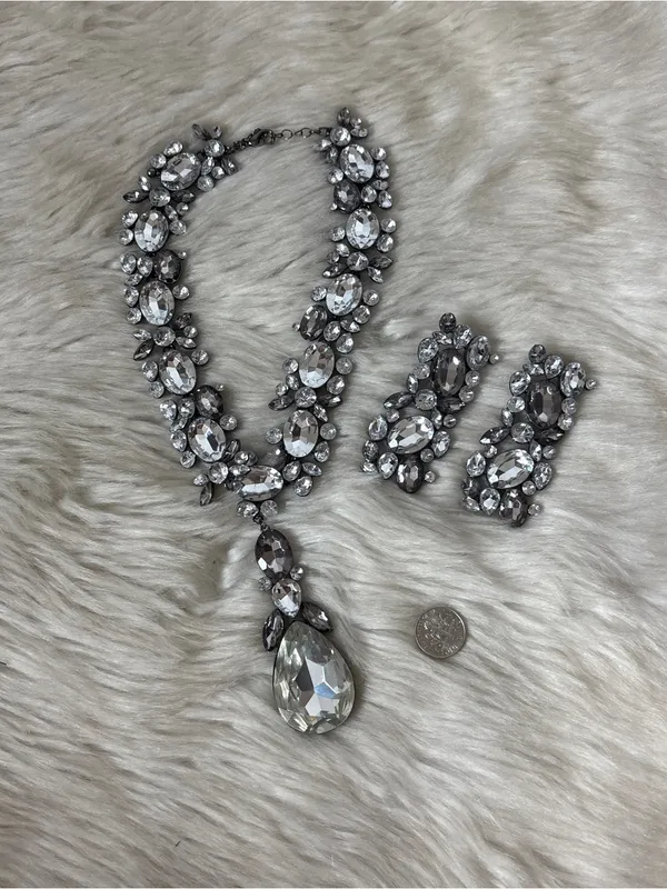 Dark Silver Tone Rhinestone Chunky Statement Necklace & Earring Set - Image 2