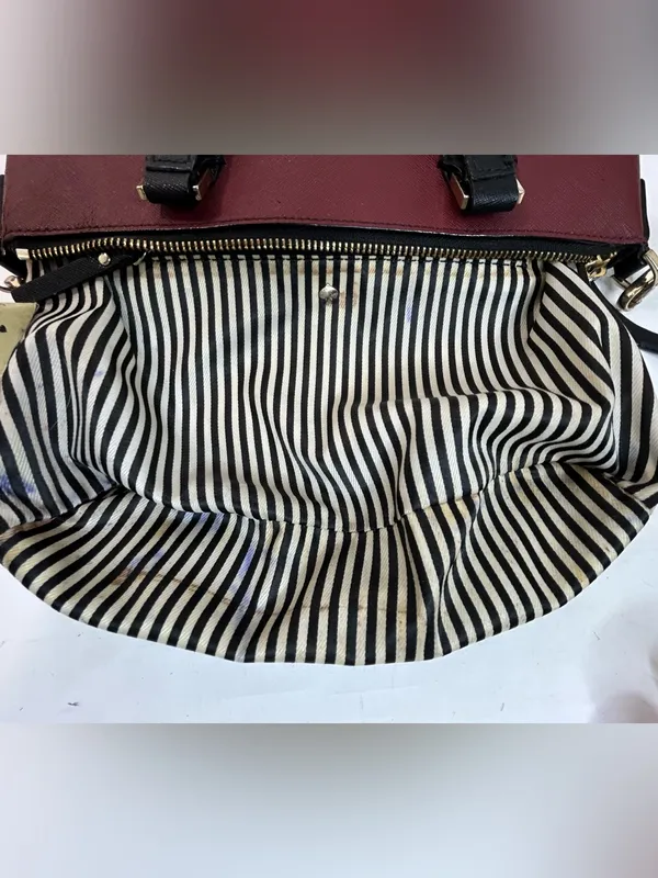 Kate Spade Cameron Street Lucie Crossbody in Maroon and Black 9” x 7.5” x 3.5” - Image 9