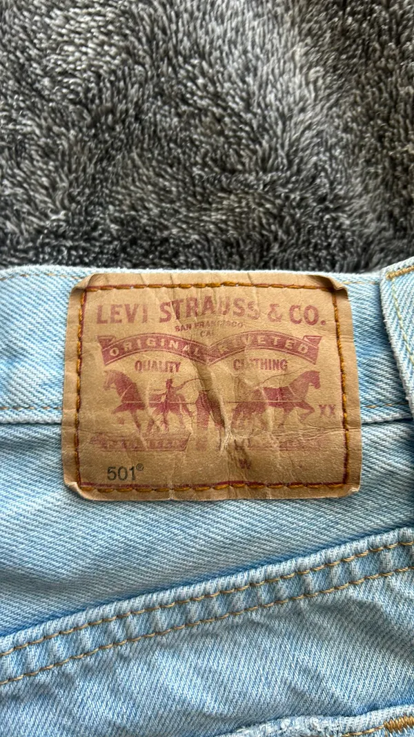 Levi’s Jean 501 Shorts - Image 3
