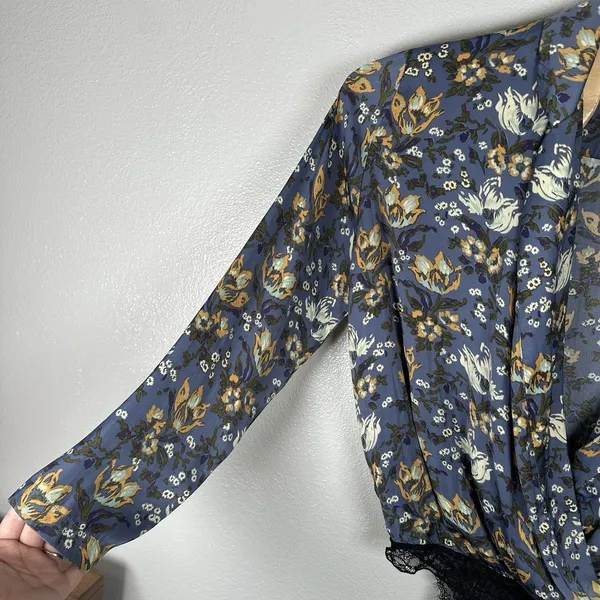 Intimately Free People Blue Floral‎ Lace Plunging Wrap Elsa Bodysuit Size Small - Image 3