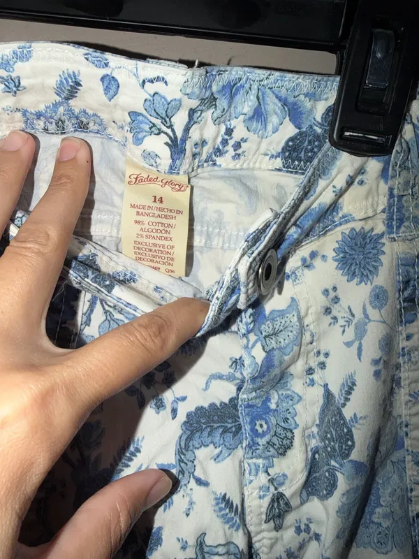 Beautiful floral no boundaries short pants - Image 3