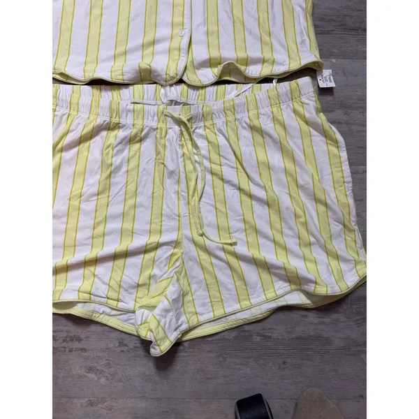State of Day Womens Small Pajama Set Yellow White Striped Top & Shorts NWT A4020 - Image 6