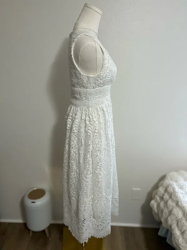 Shoshanna Lace Maxi Dress - Image 3