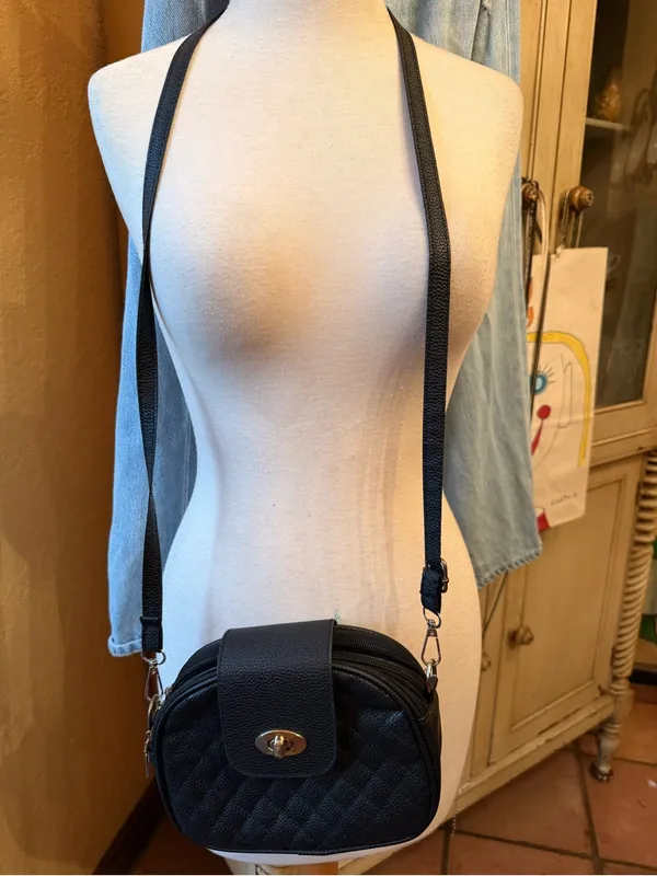 Quilted Crossbody Bag Black - Image 2