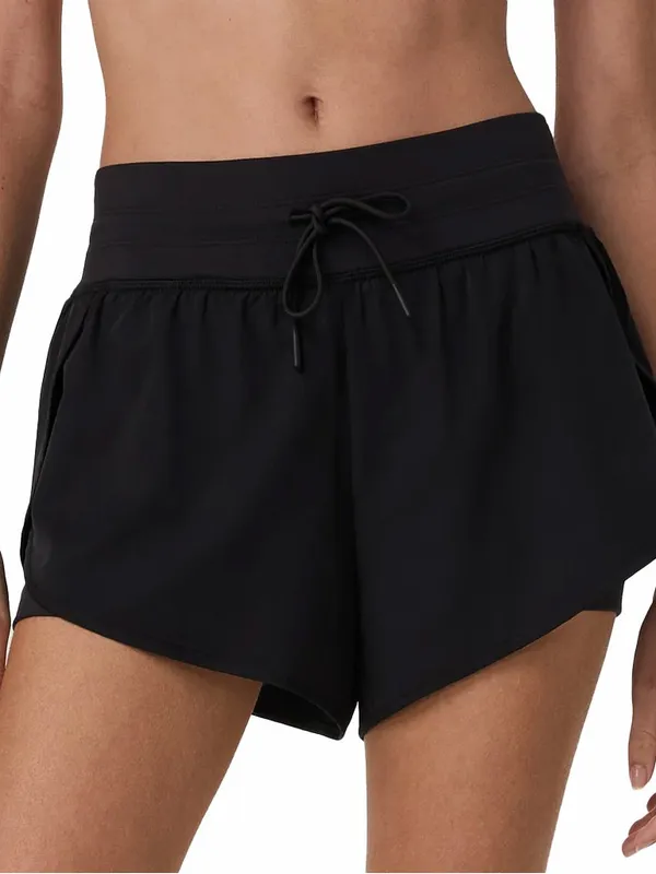 NWT Vuori Women's Daily Speed 2.5" Short Black Womens Size L - Image 2