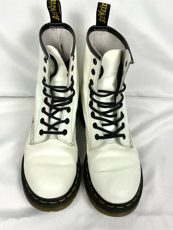 Dr. Martens 1460 8-Eye White Smooth Leather Lace Up Boot Combat Women’s Size 7 - Image 8