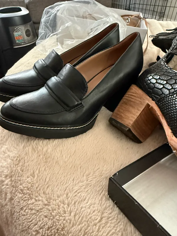 Naturalizer Heels Black Leather - Image 4