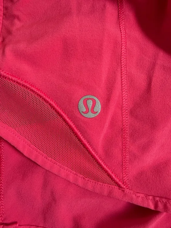 Lululemon Hotty Hot Short High Rise 2.5” Size 2 Lipgloss Pink - Image 7
