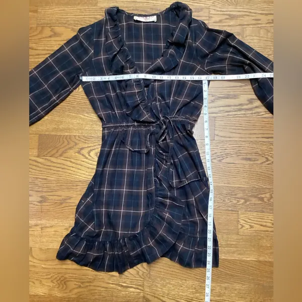 Sunner Navy plaid Cotton Ruffle wrap dress. Size Medium Blue - Image 4