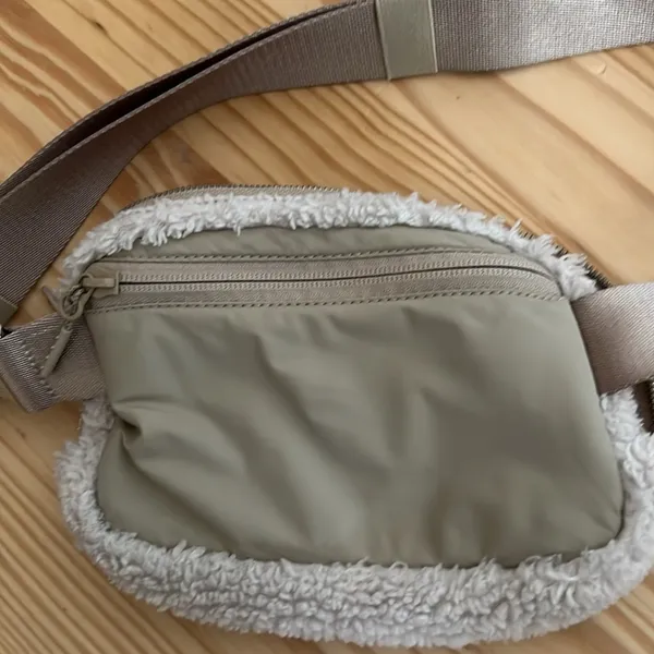 Lululemon Wear Everywhere Sherpa Belt Bag - Image 7