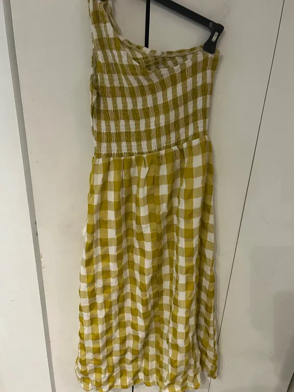 One - Image 4