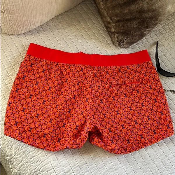 Columbia women’s Omni shield orange Geo printed board shorts large​​ - Image 5