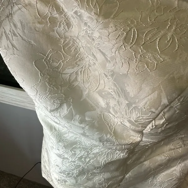 Elegant Floral Embossed Dress - Image 2