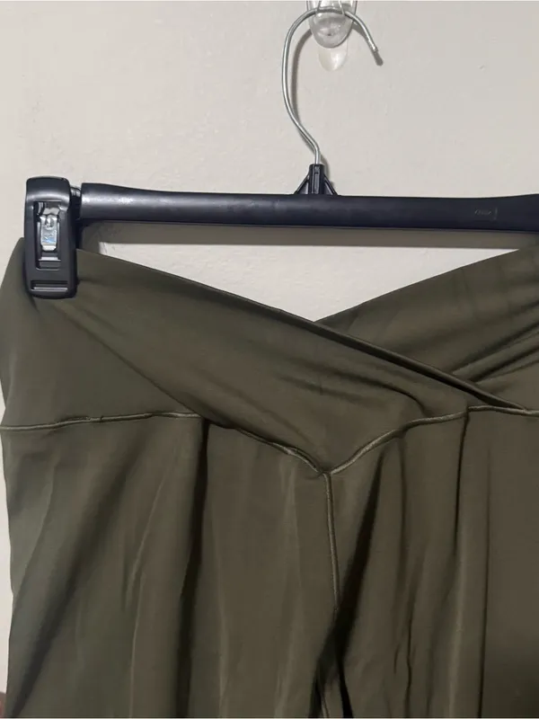 Aerie 7/8 Crossover Legging Large in Olive Green - Image 5