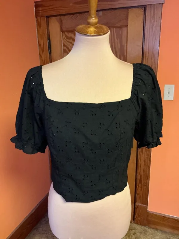 Mason & Belle Black Smocked Puff Sleeve Top Lace Up Back Crop Blouse Size L - Image 15