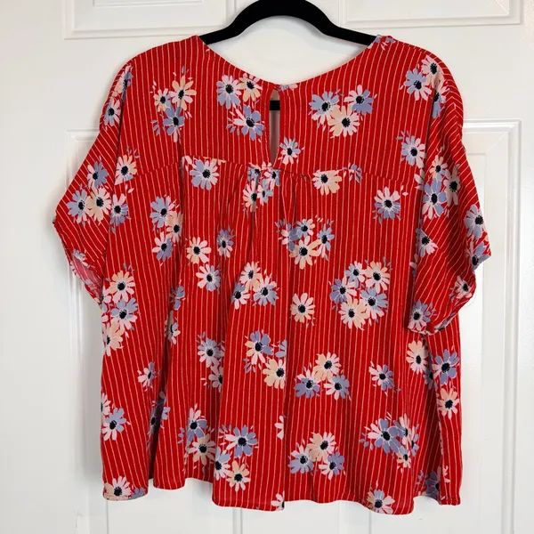 Madewell red stripe/ floral v-neck blouse size Large - Image 5