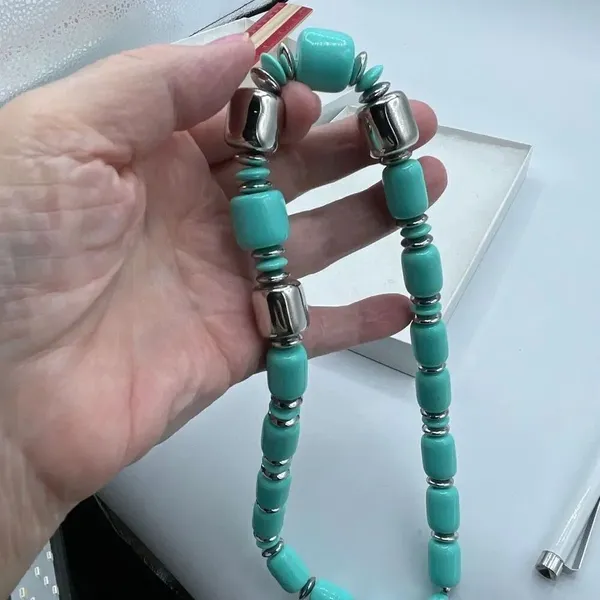 Vintage 1980’s acrylic silver & turquoise beaded necklace - Image 2