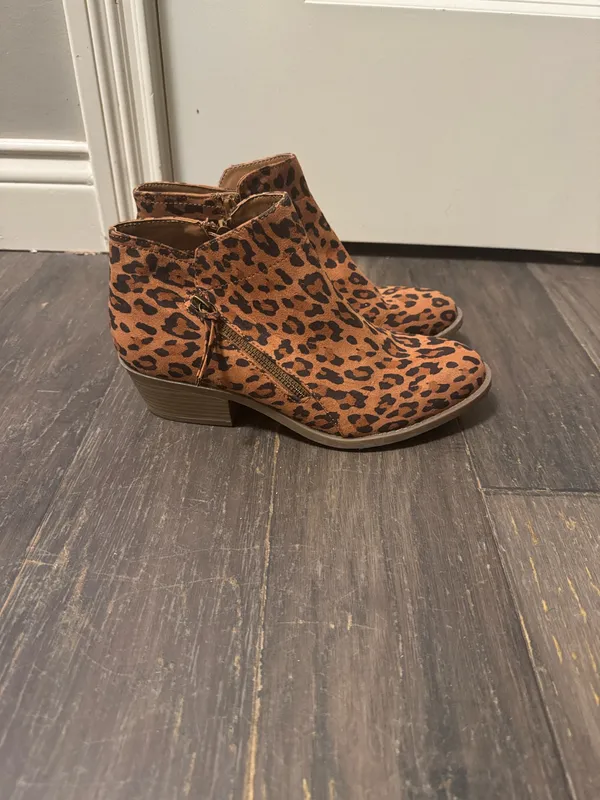 Arizona Jean Company Leopard Boots - Image 2