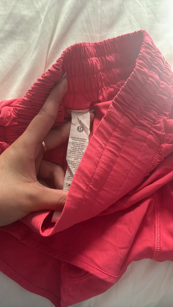 Lululemon Shorts Hotty Hot 4" - Image 5