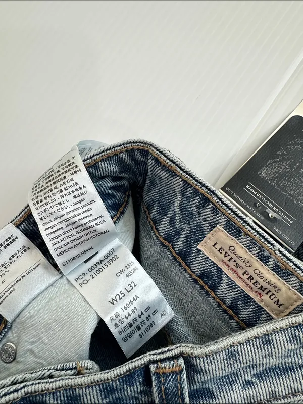 Levi's NWT Baggy Dad Barrel Jeans with Crystal Embellishment Dazzle Me, 25 x 32 - Image 11