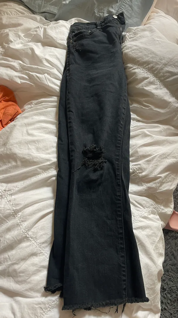 DAZE Shy Girl Black High-Waisted Distressed Cropped Flare Jeans - Image 6