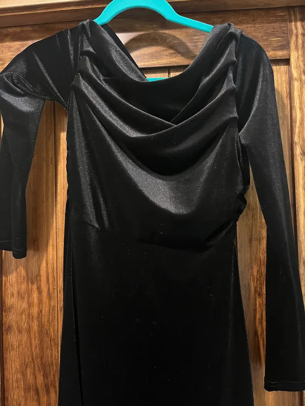 SheIn Black Velvet Long Sleeve Dress - Image 5