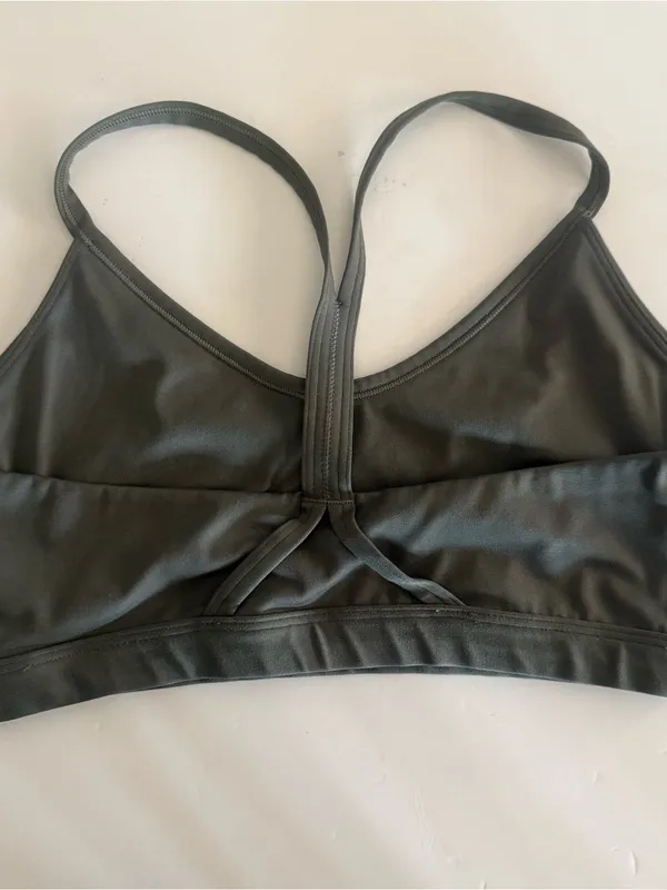 Gymshark Dark Olive Green V Neck Light Support Sports Bra. Size Medium - Image 4