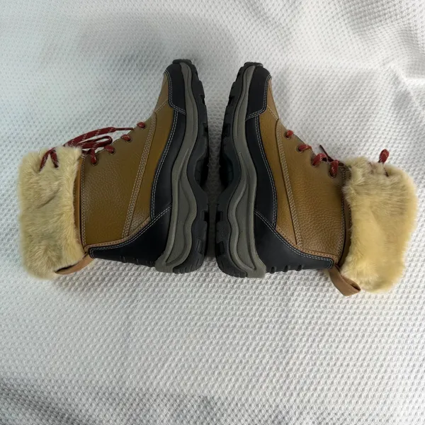 Clarks Collection Tan Leather Faux Fur Trim Winter Duck Boots Womens 7 Red Laces - Image 4